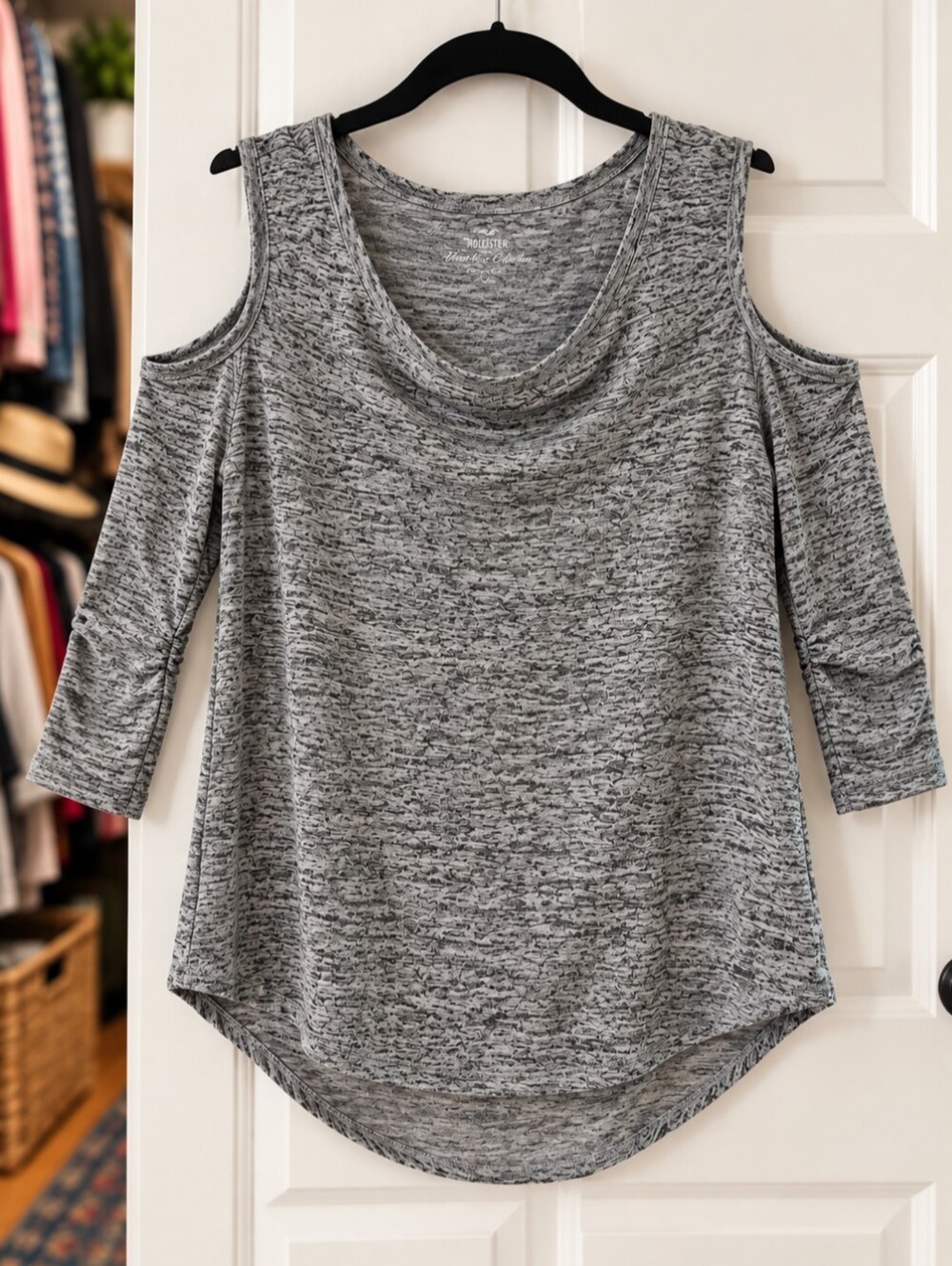 Hollister Must-Have Collection Cold Shoulder Top | Size L